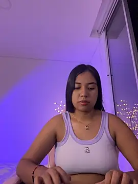 Snapshot of aly_nicols chatting on 11-27-25, 05:31 aly nicols online show from 11-27-25, 05:31