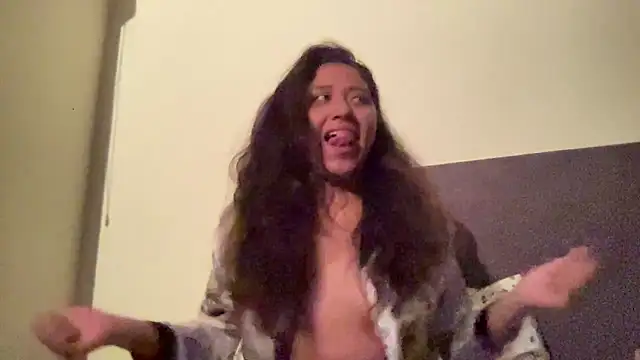 Kmiii21 online show from 11-12-25, 06:58