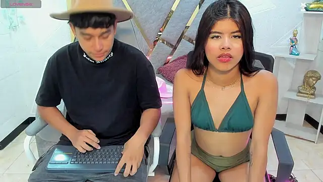 Snapshot of Sidney_Brownn chatting on 11-17-25, 09:53 Sidney Brownn online show from 11-17-25, 09:53