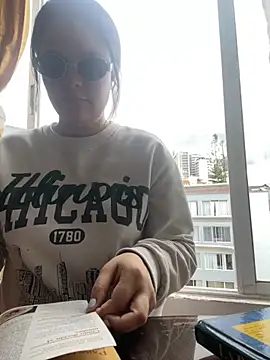 Selena Roa online show from 11-19-25, 04:18