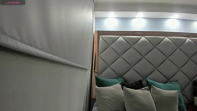 Snapshot of mirandaduboiss chatting on 11-20-25, 05:12 mirandaduboiss online show from 11-20-25, 05:12