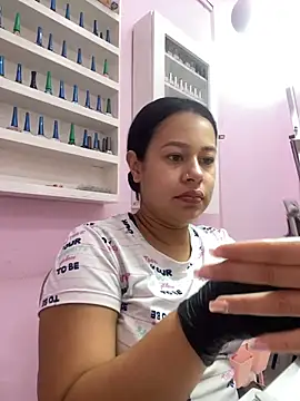 Snapshot of PaulaCruz01 chatting on 11-20-25, 06:40 PaulaCruz01 online show from 11-20-25, 06:40