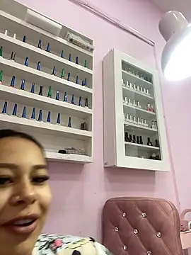 Snapshot of PaulaCruz01 chatting on 12-13-25, 08:47 PaulaCruz01 online show from 12-13-25, 08:47