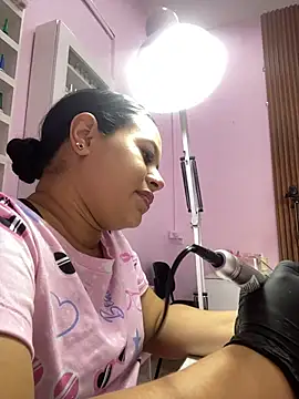 Snapshot of PaulaCruz01 chatting on 12-15-25, 07:51 PaulaCruz01 online show from 12-15-25, 07:51