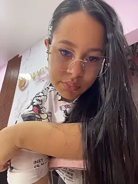 Snapshot of PaulaCruz01 chatting on 02-07-26, 08:12 PaulaCruz01 online show from 02-07-26, 08:12