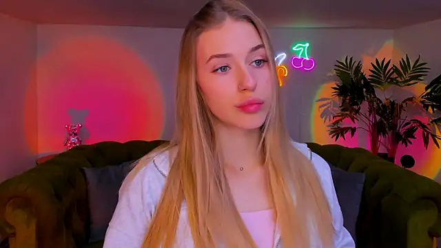 sassy cutie online show from 11-19-25, 06:02