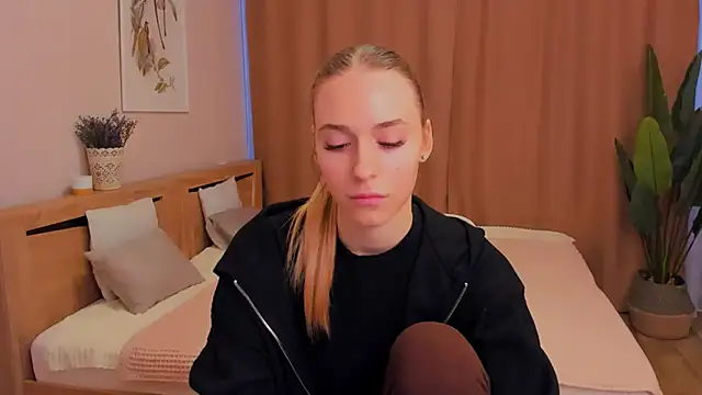 sassy cutie online show from 02-18-26, 02:24