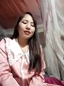 -Lanaa- online show from 12-19-25, 05:14