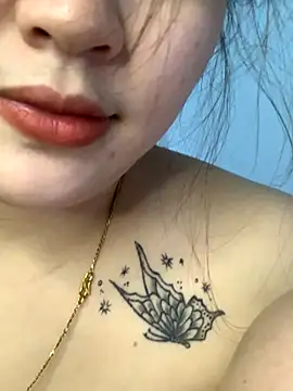 Snapshot of helo-kitty chatting on 11-24-25, 05:12 helo-kitty online show from 11-24-25, 05:12