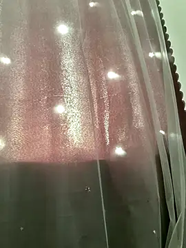 Snapshot of helo-kitty chatting on 12-15-25, 07:56 helo-kitty online show from 12-15-25, 07:56