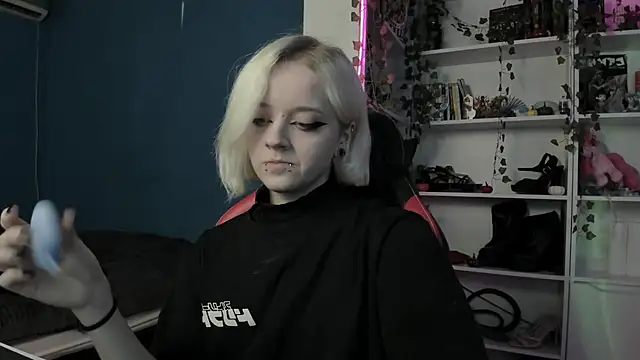 Holy Mistress S online show from 11-14-25, 09:30