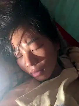 ninixinh online show from 10-28-25, 11:07