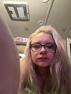 lostinherwonderland online show from 10-23-25, 05:01