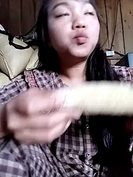 Quynhsumon online show from 04-19-26, 08:02