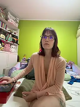  HeraLuna  online show from 04-16-26, 07:47