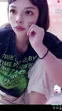 Snapshot of Maomilove1 chatting on 06-17-26, 01:56 Maomilove1 online show from 06-17-26, 01:56