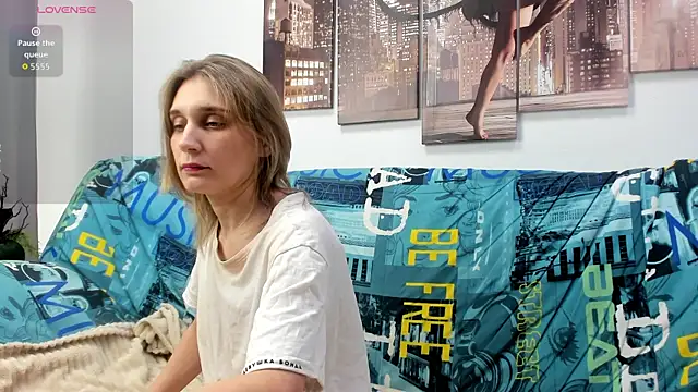 Tenderly Sophie online show from 04-10-26, 01:33