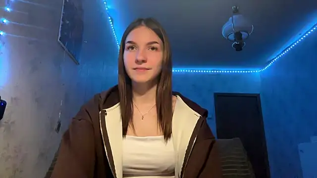 Beauty miIa online show from 11-10-25, 04:39