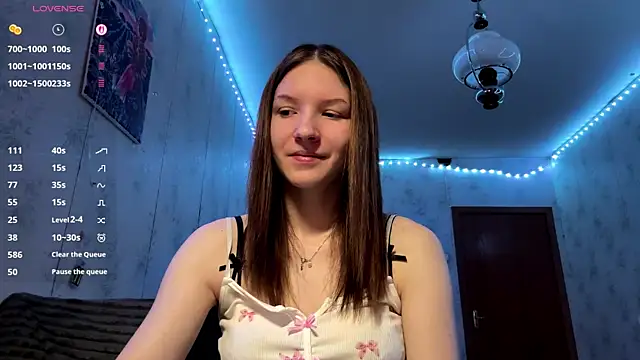 Beauty miIa online show from 12-19-25, 02:46