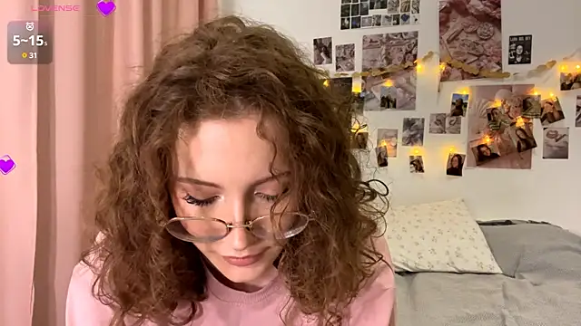 Kira Sanders online show from 11-30-25, 05:39