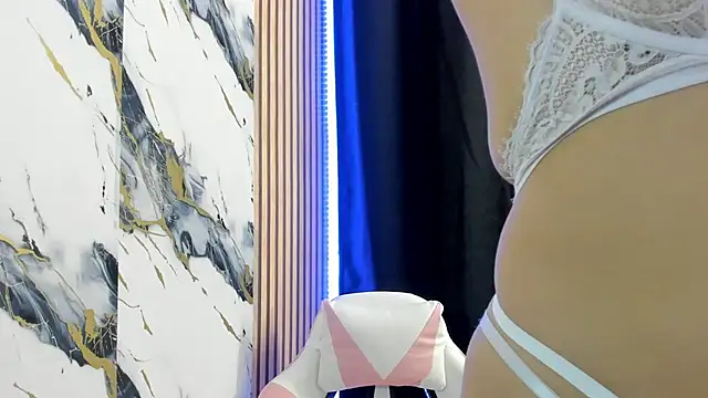 Scarlet DLuce online show from 11-28-25, 09:12