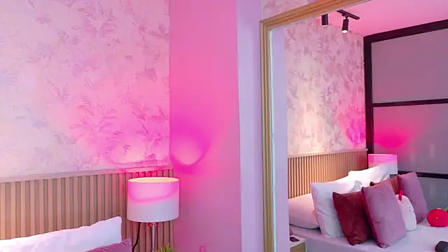 AdelineJhones online show from 02-10-26, 08:24