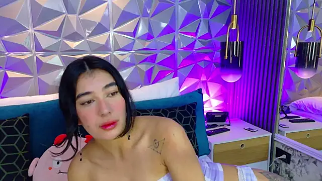 Snapshot of AdelineJhones chatting on 06-26-26, 02:54 AdelineJhones online show from 06-26-26, 02:54
