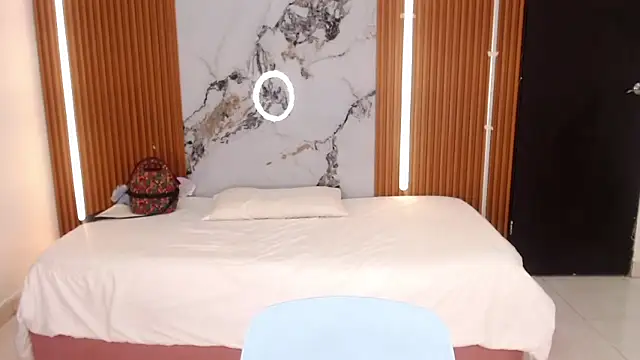 rosselyn  online show from 10-28-25, 07:38