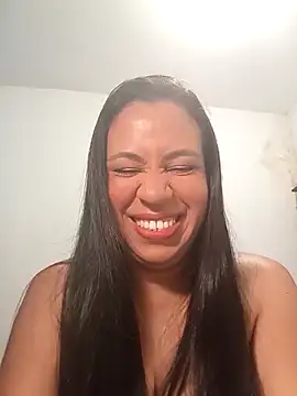 Snapshot of LeilaTaylor chatting on 11-04-25, 06:18 LeilaTaylor online show from 11-04-25, 06:18