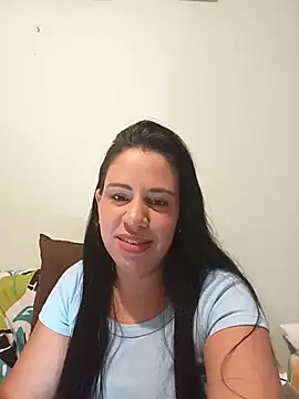 Snapshot of LeilaTaylor chatting on 11-12-25, 02:06 LeilaTaylor online show from 11-12-25, 02:06