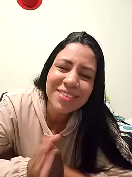 Snapshot of LeilaTaylor chatting on 12-04-25, 01:42 LeilaTaylor online show from 12-04-25, 01:42