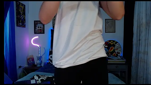 Snapshot of Yorsamm_and_friends chatting on 10-29-25, 06:42 Yorsamm and friends online show from 10-29-25, 06:42