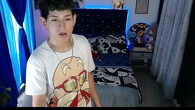 Snapshot of Yorsamm_and_friends chatting on 11-02-25, 03:14 Yorsamm and friends online show from 11-02-25, 03:14