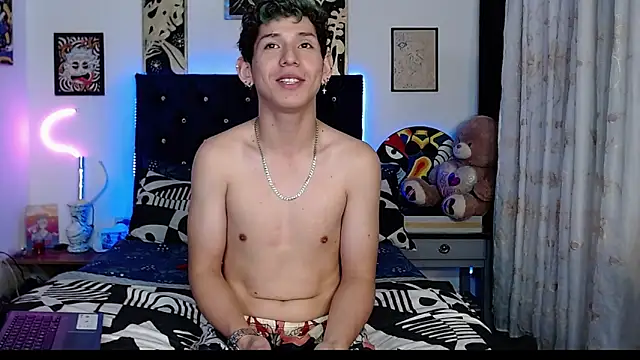 Snapshot of Yorsamm_and_friends chatting on 11-03-25, 11:15 Yorsamm and friends online show from 11-03-25, 11:15