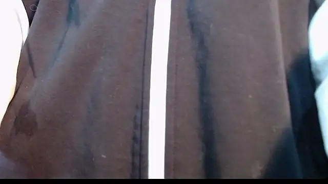 Snapshot of Yorsamm_and_friends chatting on 11-04-25, 08:52 Yorsamm and friends online show from 11-04-25, 08:52