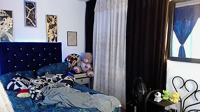 Snapshot of Yorsamm_and_friends chatting on 11-15-25, 04:14 Yorsamm and friends online show from 11-15-25, 04:14