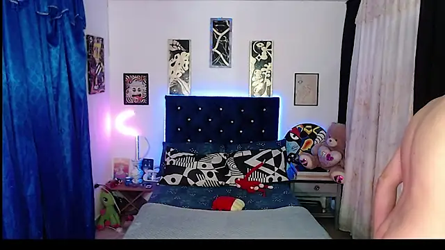 Snapshot of Yorsamm_and_friends chatting on 11-16-25, 06:19 Yorsamm and friends online show from 11-16-25, 06:19