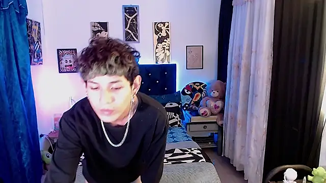 Snapshot of Yorsamm_and_friends chatting on 11-29-25, 01:30 Yorsamm and friends online show from 11-29-25, 01:30