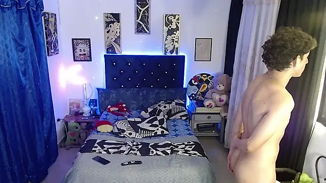 Snapshot of Yorsamm_and_friends chatting on 12-01-25, 01:54 Yorsamm and friends online show from 12-01-25, 01:54