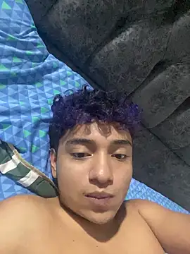 Snapshot of LiamANDJordan chatting on 11-17-25, 12:16 LiamANDJordan online show from 11-17-25, 12:16