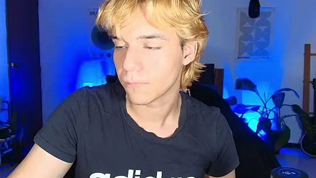 Snapshot of Habel__moretti chatting on 02-27-26, 07:58 Habel moretti online show from 02-27-26, 07:58