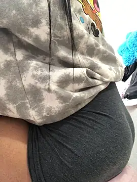 Snapshot of MAVI_EC chatting on 11-06-25, 10:32 MAVI EC online show from 11-06-25, 10:32