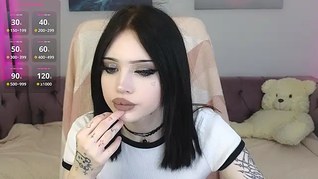 Snapshot of Emma_Kirks chatting on 11-27-25, 10:39 Emma Kirks online show from 11-27-25, 10:39