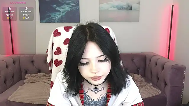 Snapshot of Emma_Kirks chatting on 11-28-25, 10:29 Emma Kirks online show from 11-28-25, 10:29