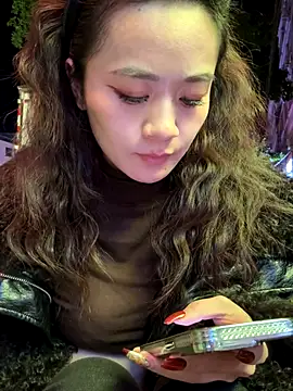 Snapshot of vivi-tara chatting on 11-19-25, 02:50 vivi-tara online show from 11-19-25, 02:50
