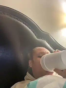 CreammieDelite online show from 11-06-25, 05:19