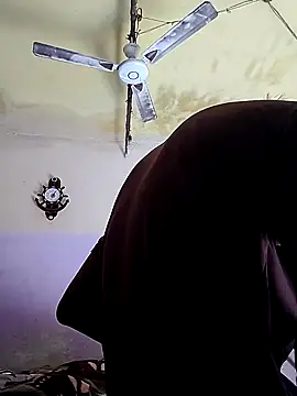 Snapshot of SINGLE_BOY_SITAR chatting on 10-24-25, 07:38 SINGLE BOY SITAR online show from 10-24-25, 07:38