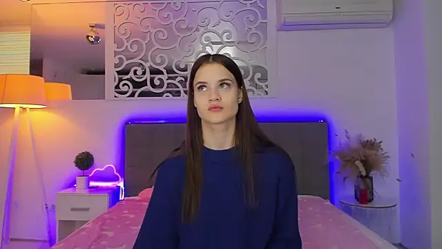 LuisaClover online show from 02-15-26, 01:20