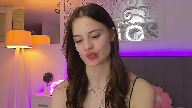 LuisaClover online show from 02-23-26, 01:47