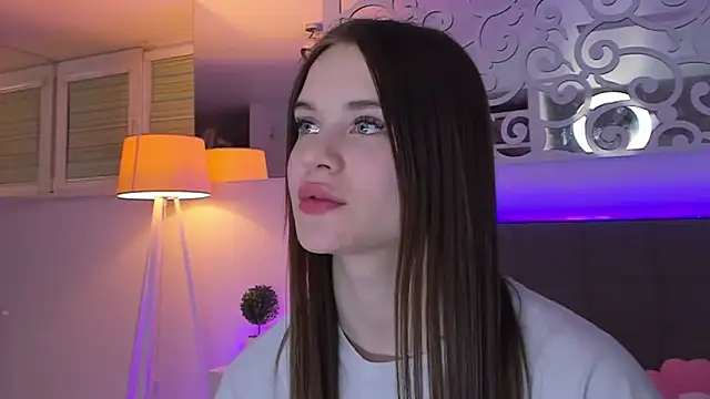 LuisaClover online show from 03-08-26, 01:47